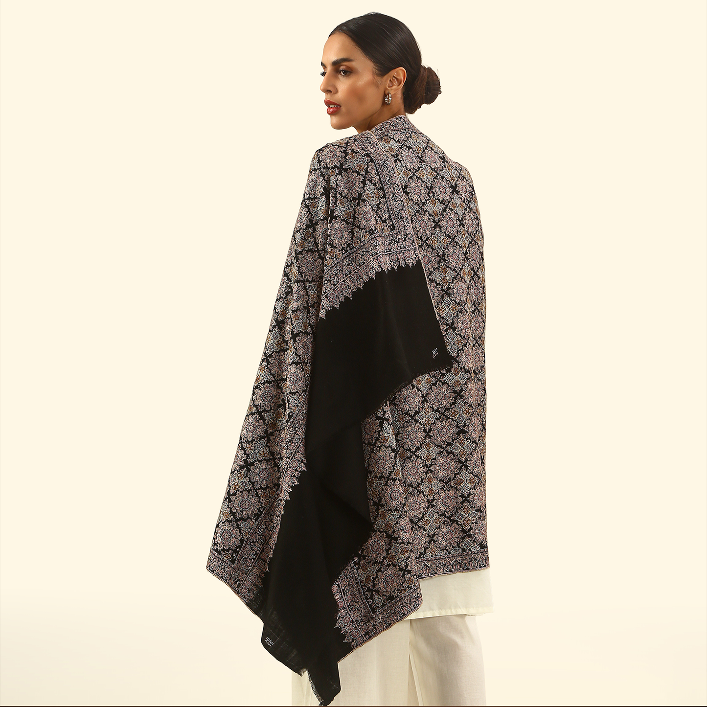 Pashmina Sozni Embroidery Shawl - Onyx Medallion