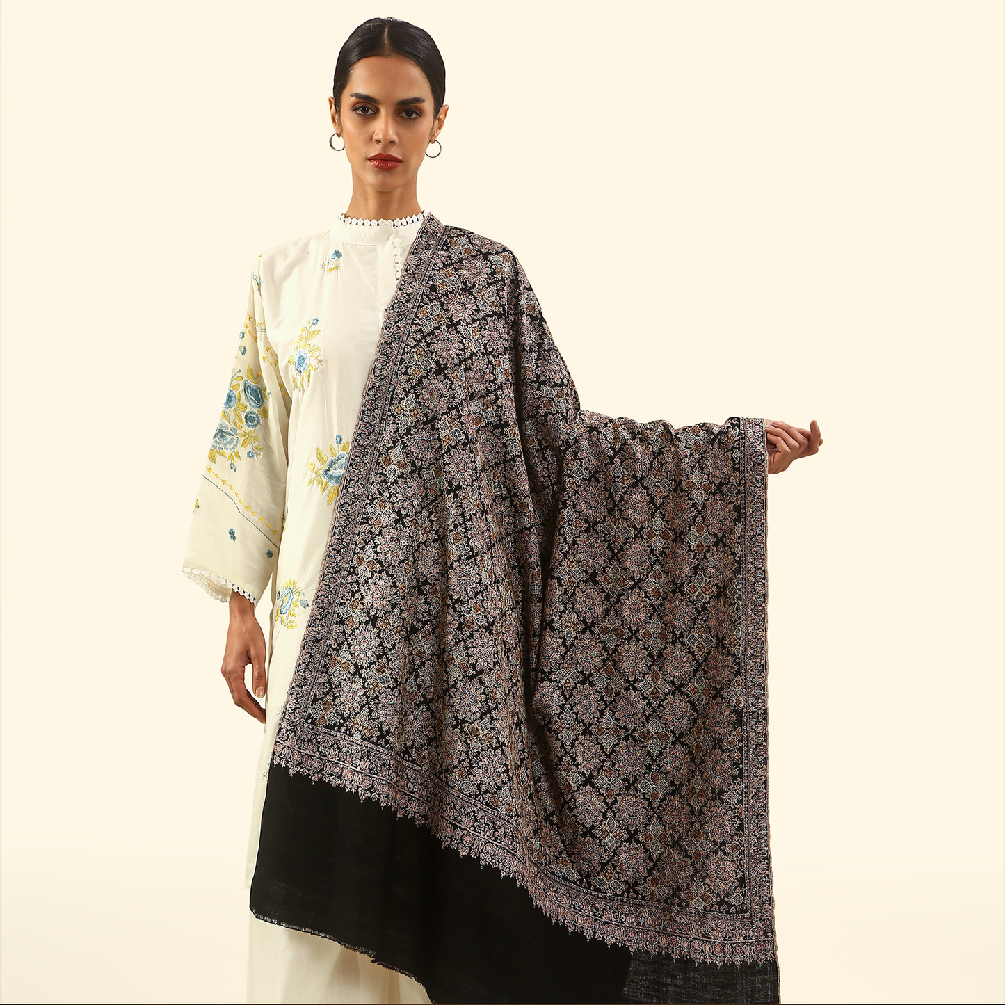 Pashmina Sozni Embroidery Shawl - Onyx Medallion