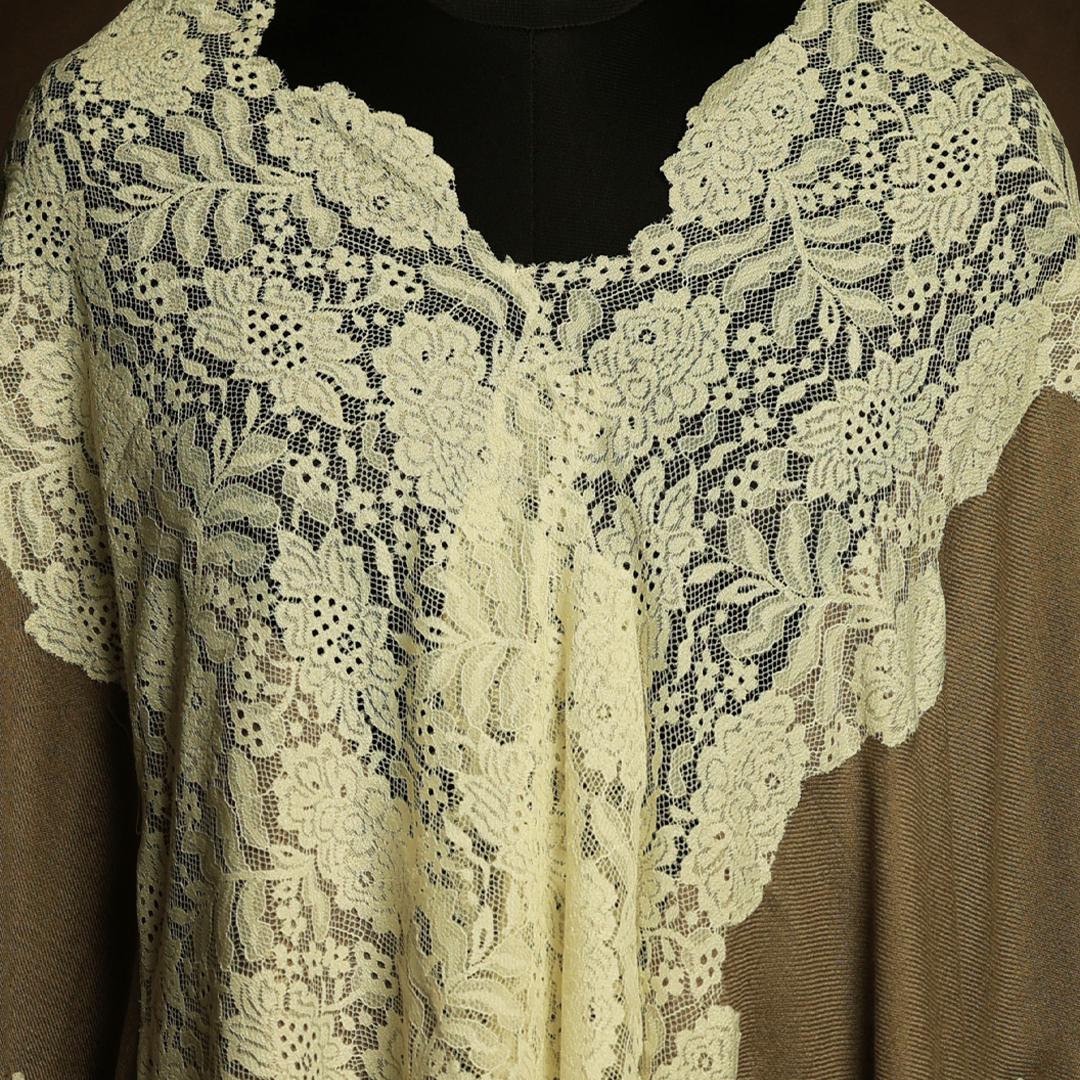 Valentino 4-side lace stole