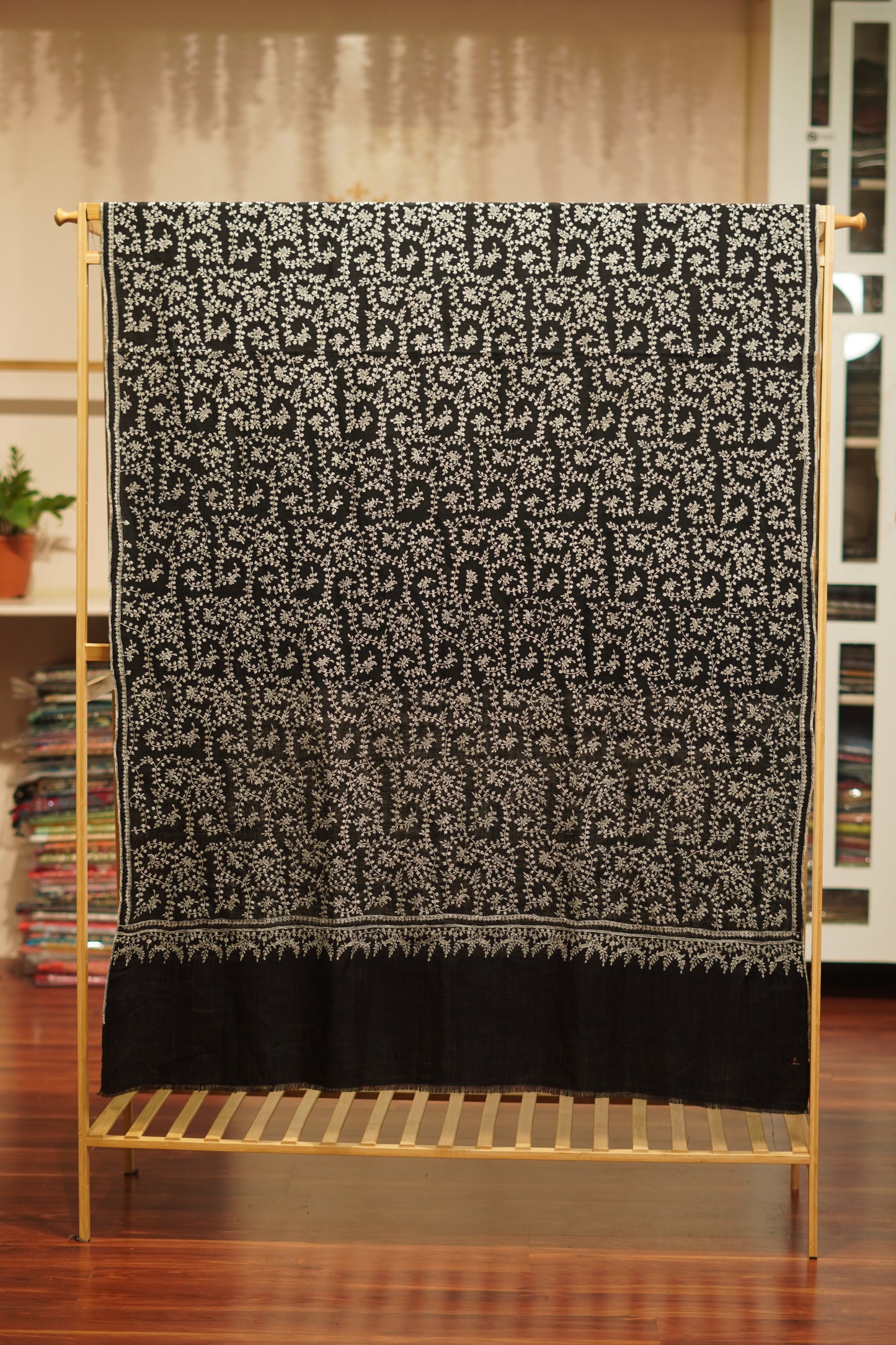 Handloom Sozni Jali Pashmina Shawl