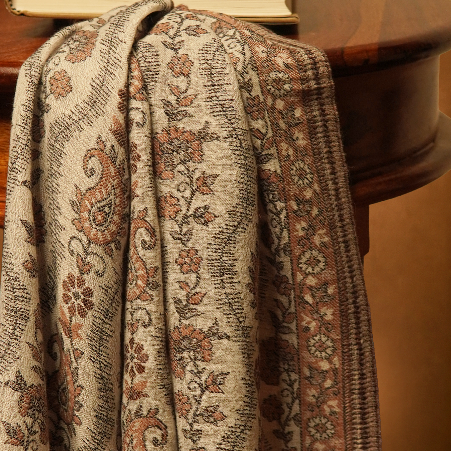 Cashmere Wool Woven Kani Stole - Ivory Wave